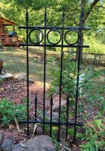 Yard/Garden Trellis: with Rings and Sub-Pickets